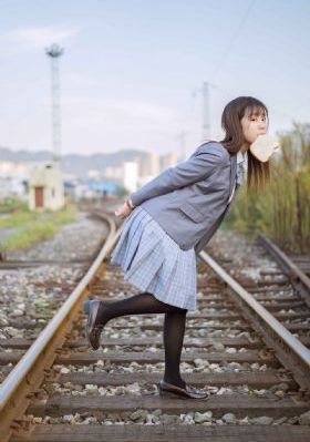 大胸女被c黄秘触手视频_1080P免费观看最新
