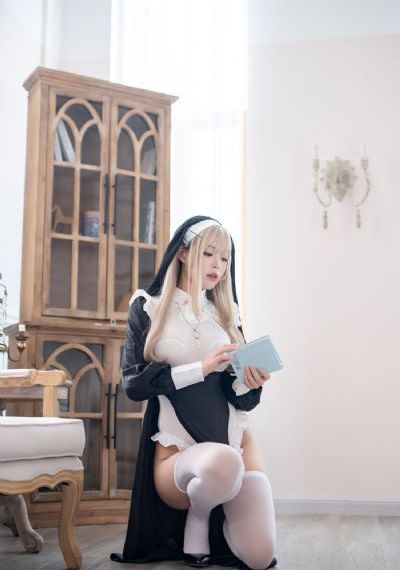 美女班主任露出奶头让男生吃_1080P在线观看视频