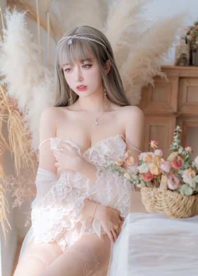 豪妇饱满的乳峰喷奶水_高清高清免费观看